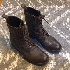 Size 9 STEVE MADDEN brown combat boots